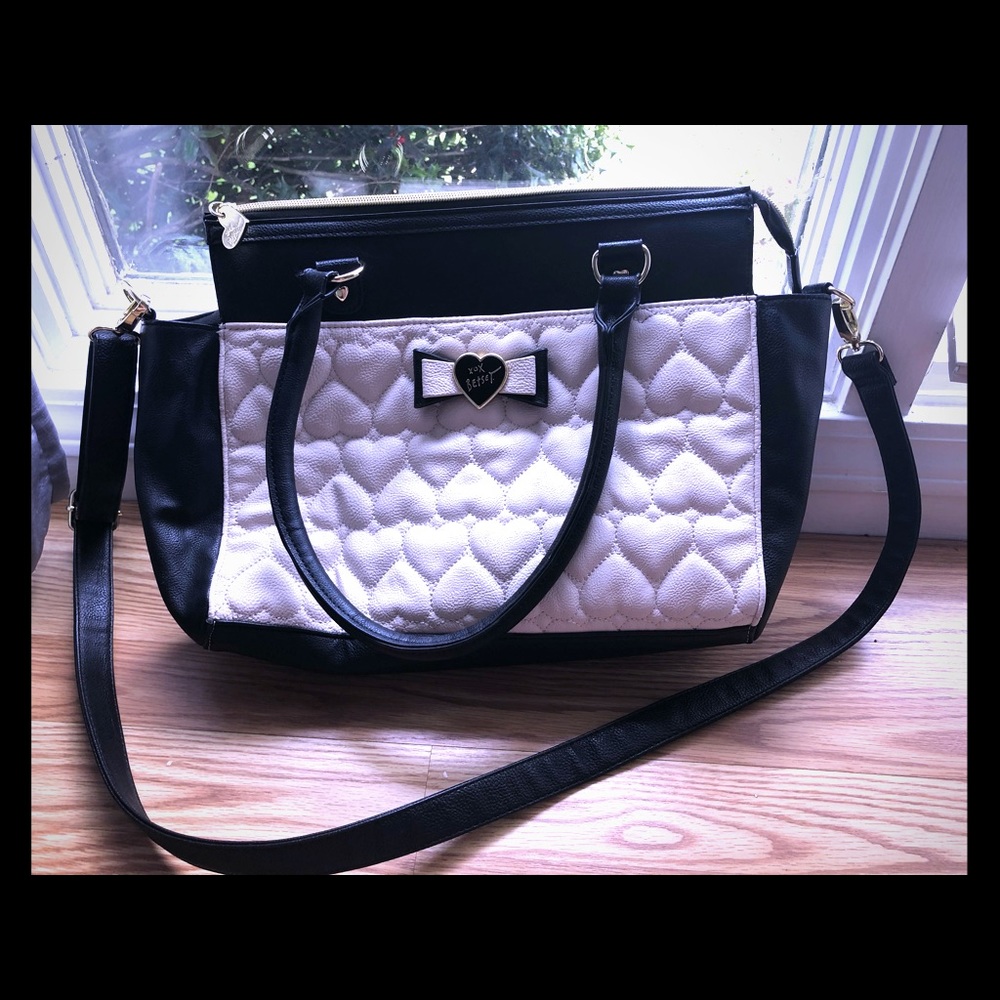 Betsey Johnson cream and black quilted purse